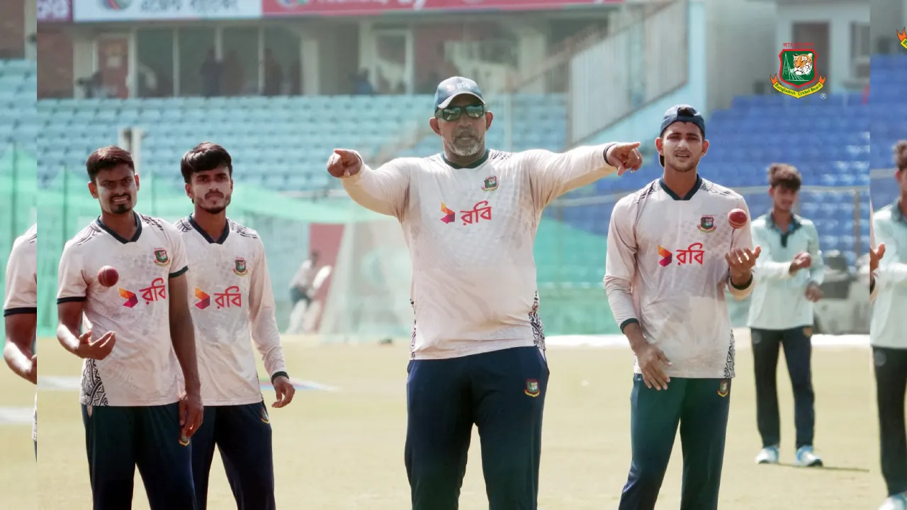 বাংলাদেশ ক্রিকেট দল নতুন কোচের সঙ্গে প্রশিক্ষণে। ছবি : সংগৃহীত