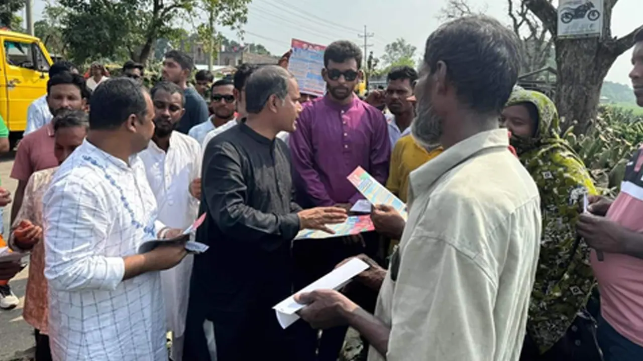 ঝিনাইদহ জেলার মহেশপুর উপজেলার খালিশপুর বাজারে আয়োজিত পথসভা। ছবি : কালবেলা