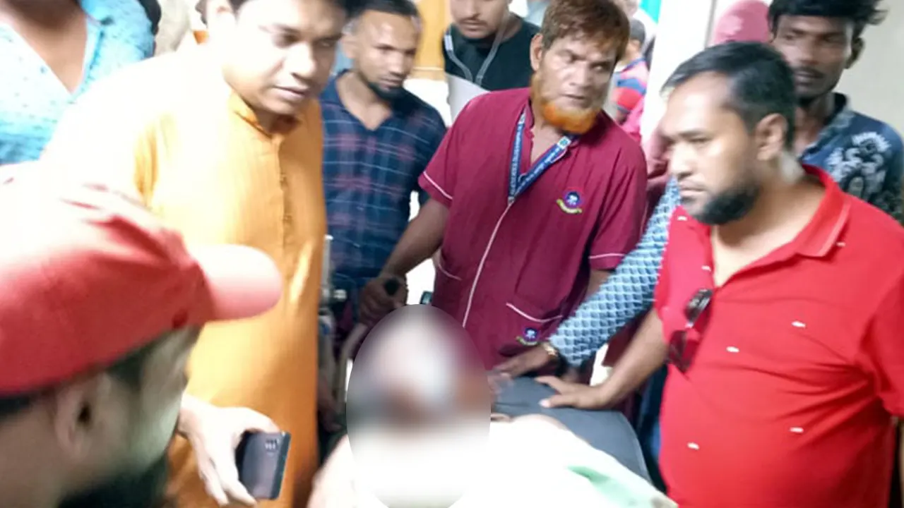 আহত বিএনপি নেতাদের হাসপাতালে চিকিৎসা দেওয়া হয়। ছবি : সংগৃহীত