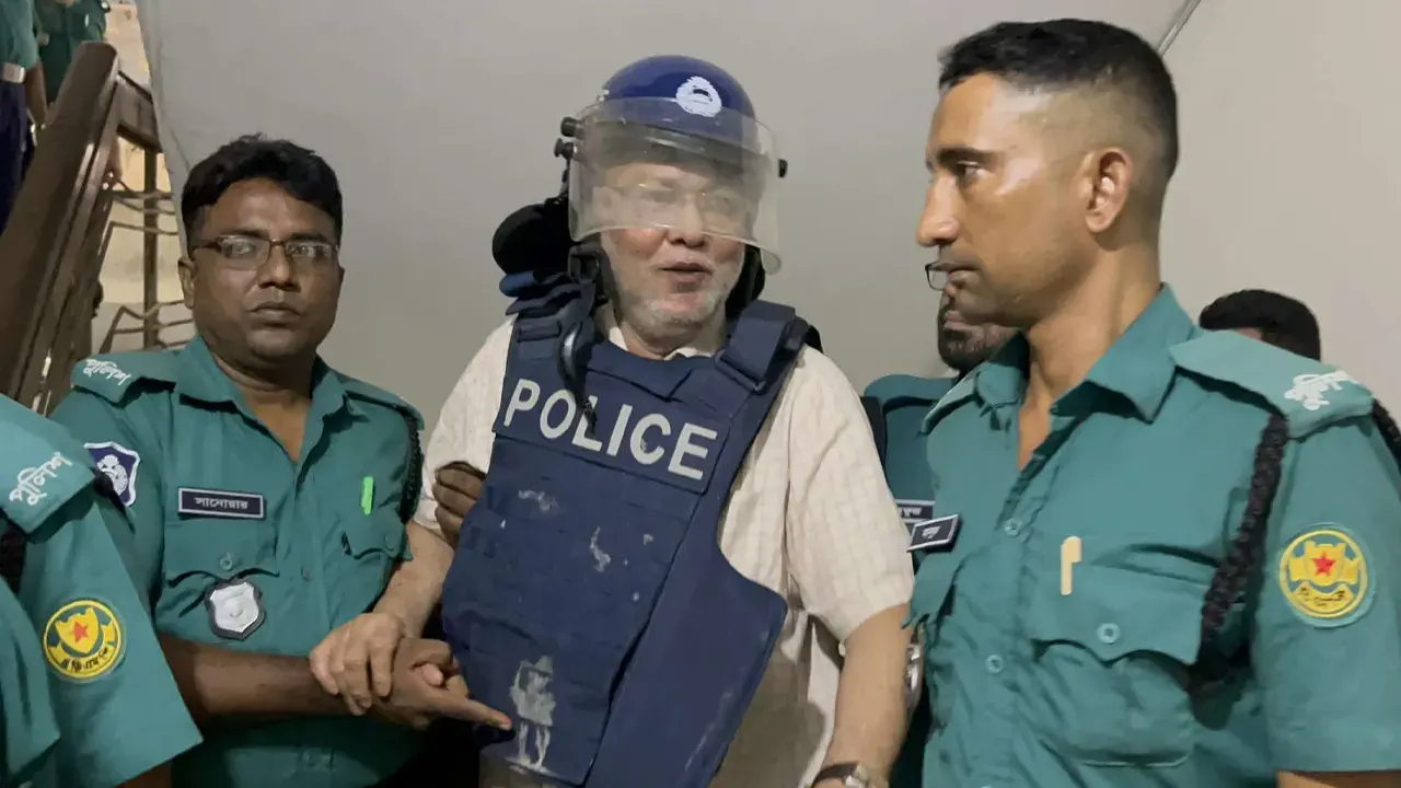 আদালতে সাবেক কৃষিমন্ত্রী উপাধ্যক্ষ আব্দুস শহীদ। ছবি : সংগৃহীত