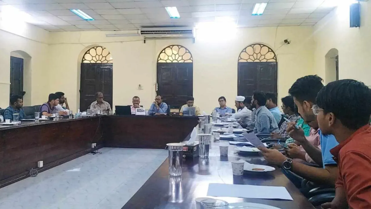 দ্রুত সময়ে দ্বিতীয় ক্যাম্পাস বাস্তবায়নের দাবি জবি ছাত্র নেতাদের। ছবি : কালবেলা