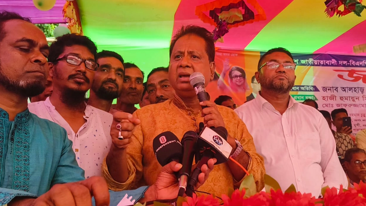 পটুয়াখালীতে জনসভায় বক্তব্য দেন এবিএম মোশাররফ হোসেন। ছবি : কালবেলা