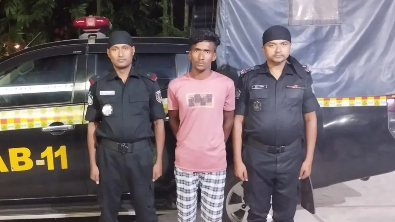 গ্রেপ্তারকৃত মো. ওমর রাহিম। ছবি : কালবেলা