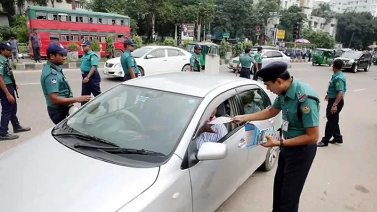 ট্রাফিক আইন লঙ্ঘনে রাজধানীতেই জরিমানা ৭৬ লাখ টাকা, মামলা ২১৬৬। ছবি : সংগৃহীত