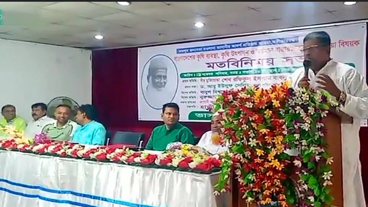 বক্তব্য রাখছেন শেখ রফিকুল ইসলাম বাবলু। ছবি : কালবেলা