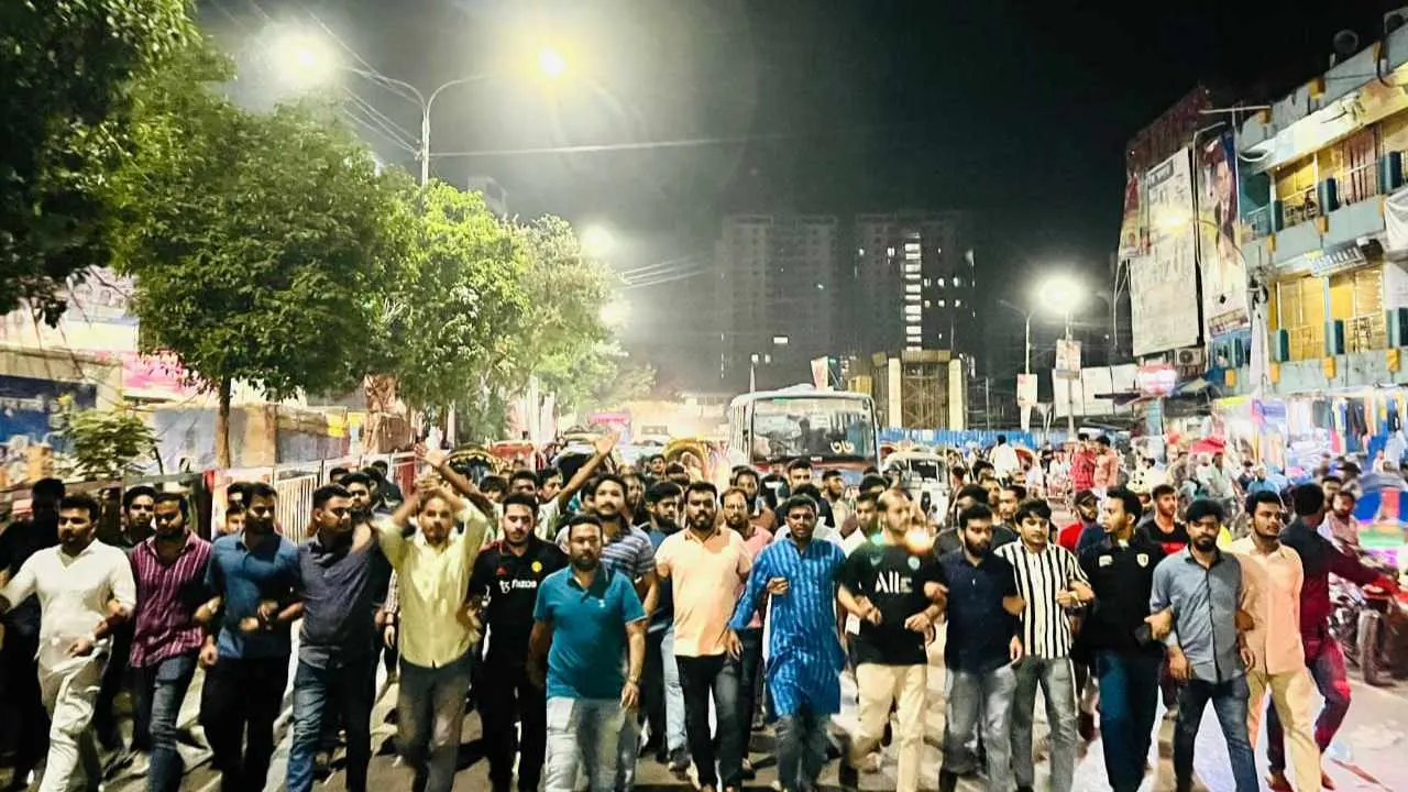 ঢাকা কলেজ ছাত্রদলের বিক্ষোভ মিছিল। ছবি : কালবেলা