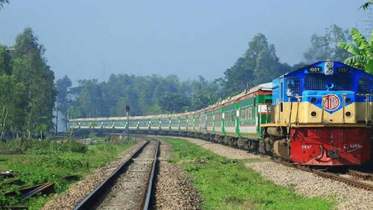 ট্রেন। পুরোনো ছবি