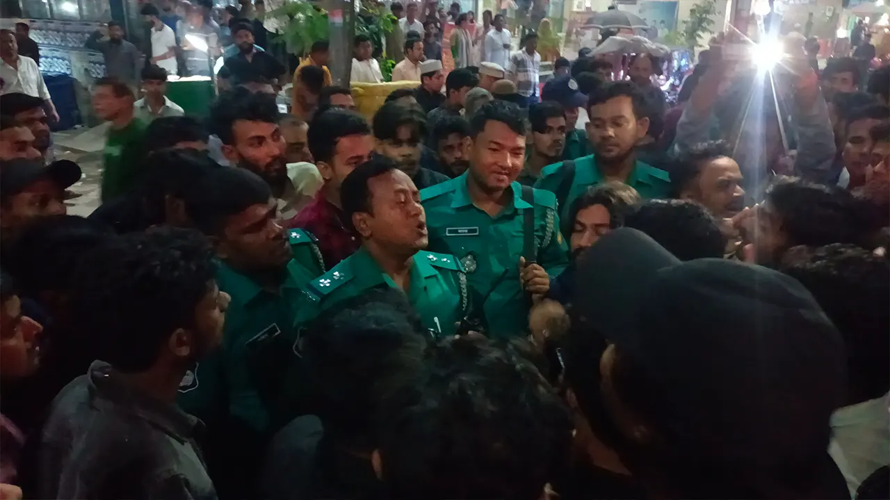 নারায়ণগঞ্জে গ্যাস লিকেজ থেকে বিস্ফোরণ, ৭ শ্রমিক দগ্ধ