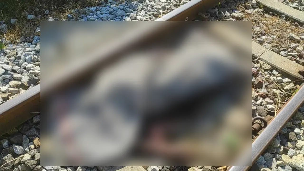ট্রেনে কাটা পড়া যুবক। ছবি : কালবেলা