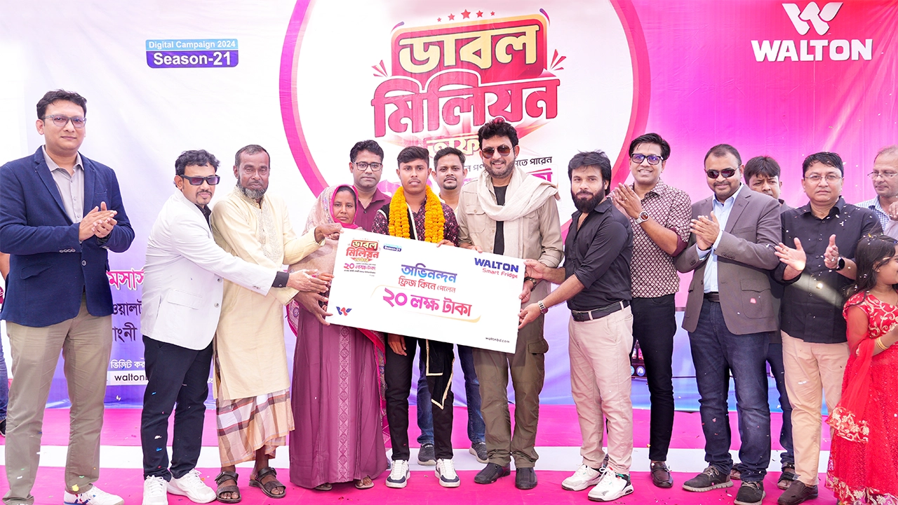 ওয়ালটন রেফ্রিজারেটর কিনে ২০ লাখ টাকা পেলেন মেহেরপুরের কলেজছাত্র মো. রাশেদ আলী।