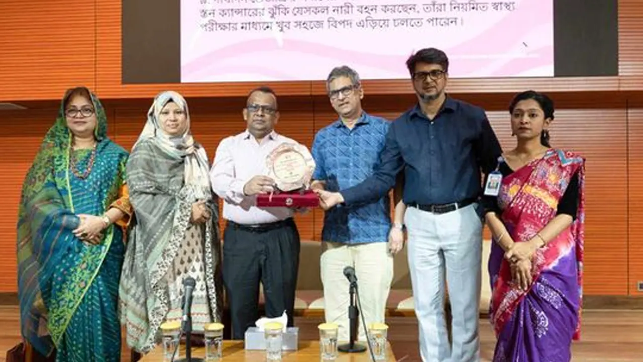 গৃহায়ন ও গণপূর্ত মন্ত্রণালয়ের স্থাপত্য অধিদপ্তরে আয়োজিত সেমিনার। ছবি : কালবেলা