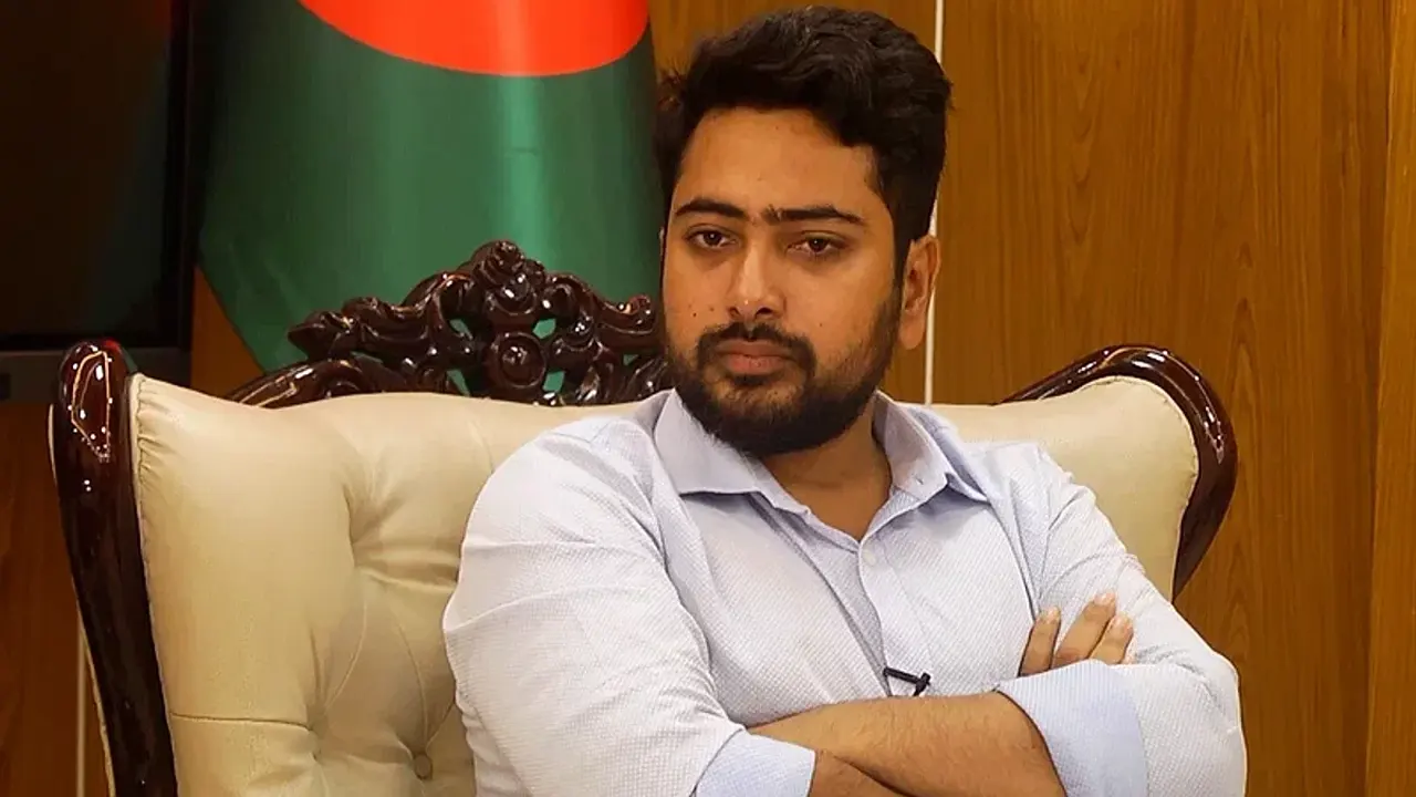 অন্তর্বর্তী সরকারের তথ্য ও সম্প্রচার উপদেষ্টা নাহিদ ইসলাম।  ছবি : সংগৃহীত