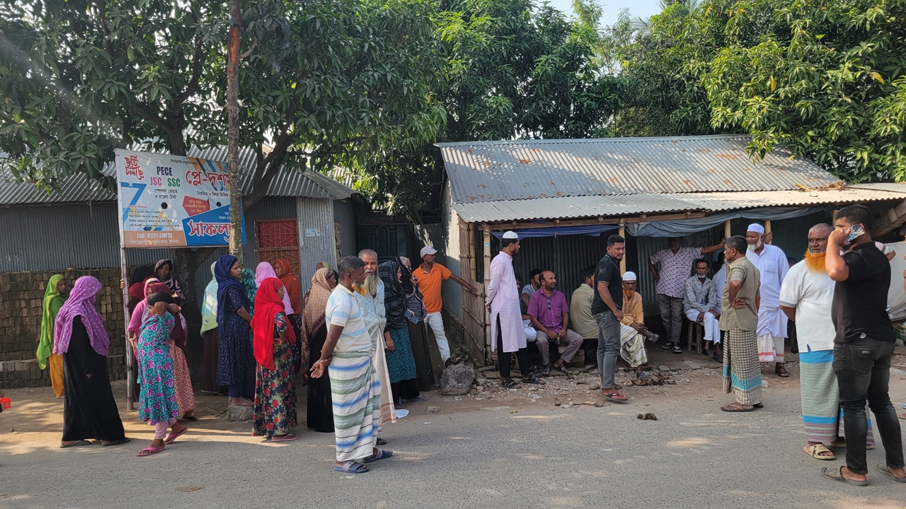 হেমায়েতপুর ইউনিয়নের বেতেপাড়া এলাকায় এ ঘটনা ঘটে। ছবি : কালবেলা