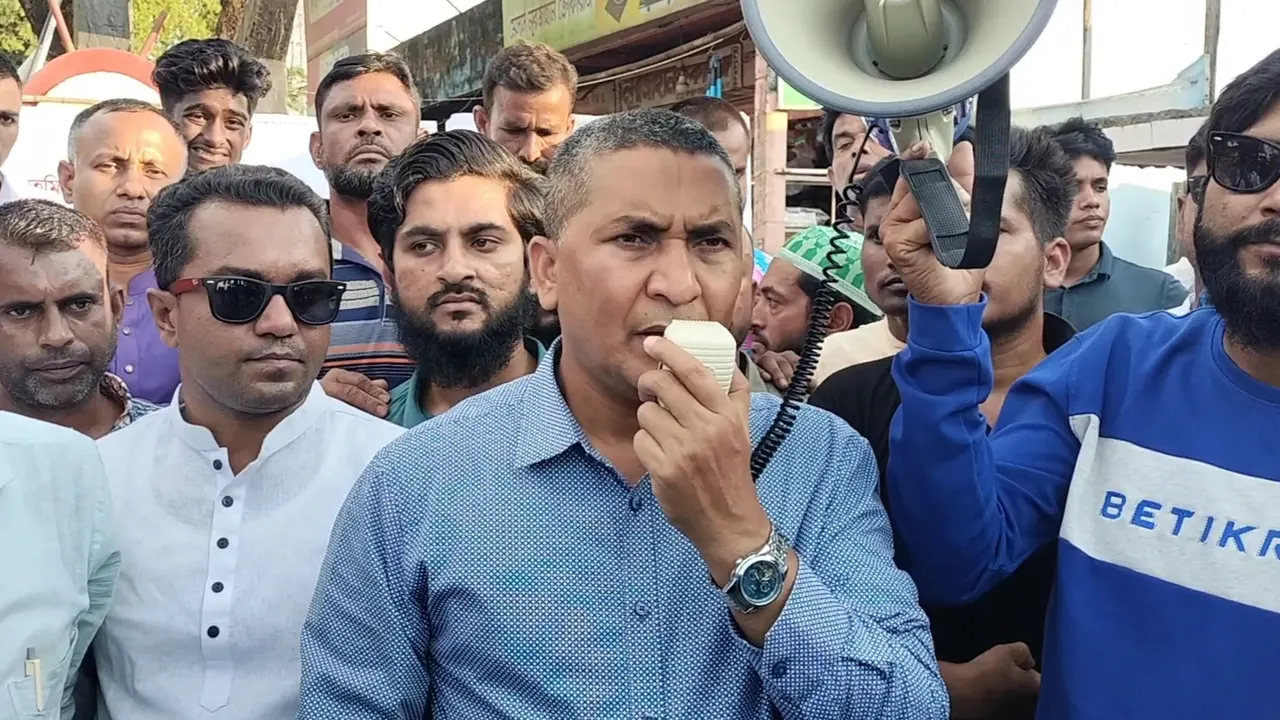 যুবদলের পথসভায় নুরুল ইসলাম নয়ন। ছবি : কালবেলা