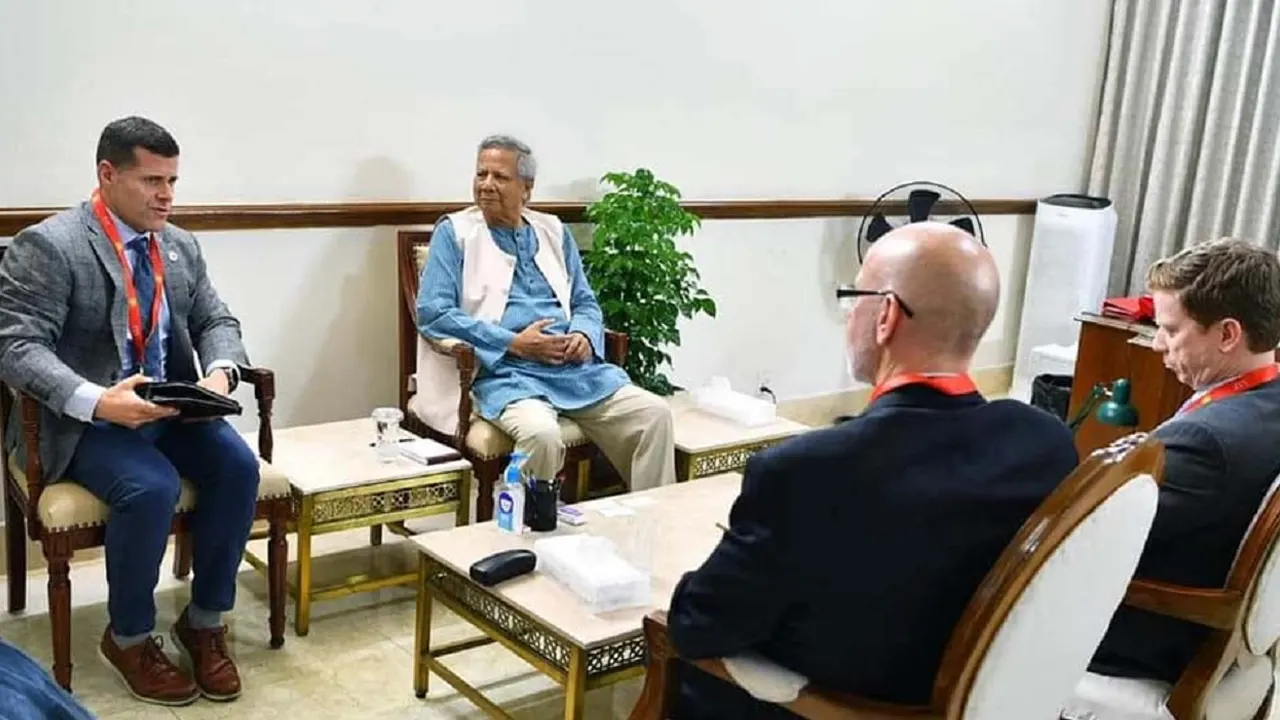 রাষ্ট্রীয় অতিথি ভবন যমুনায় ড. ইউনূসের সঙ্গে সাক্ষাৎ করেন ইন্টারন্যাশনাল রিপাবলিকান ইনস্টিটিউটের ঊর্ধ্বতন কর্মকর্তারা। ছবি : সংগৃহীত