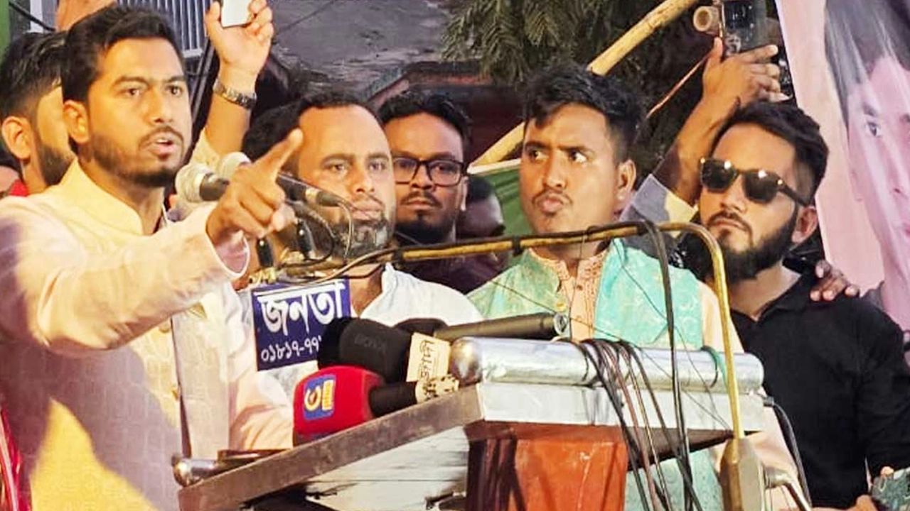 লালদীঘি ময়দানে গণসমাবেশে নুরুল হক নুর