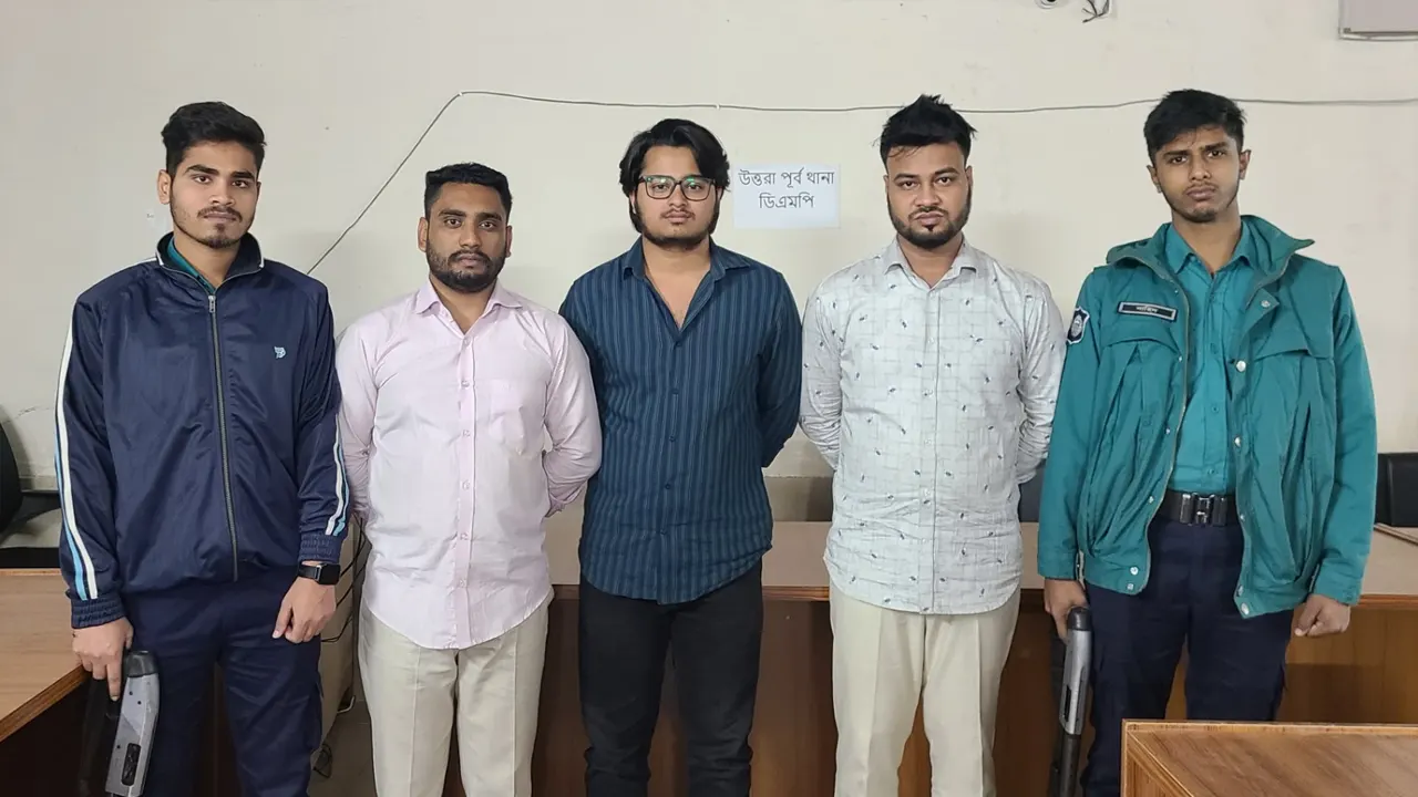 গ্রেপ্তার আসামিরা। ছবি : কালবেলা
