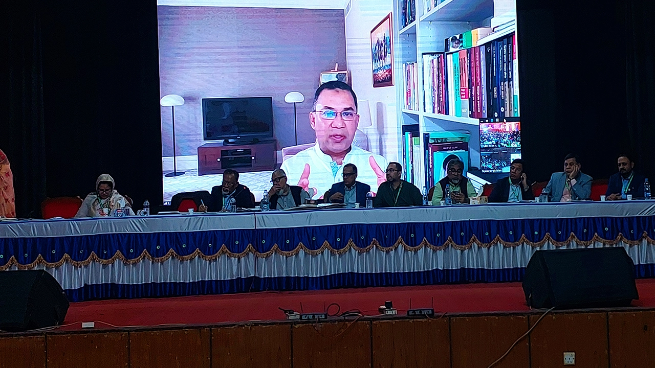 ময়মনসিংহ নগরীর টাউনহলে এক কর্মশালায় ভার্চুয়ালি যুক্ত হয়ে কথা বলেন তারেক রহমান। ছবি : কালবেলা