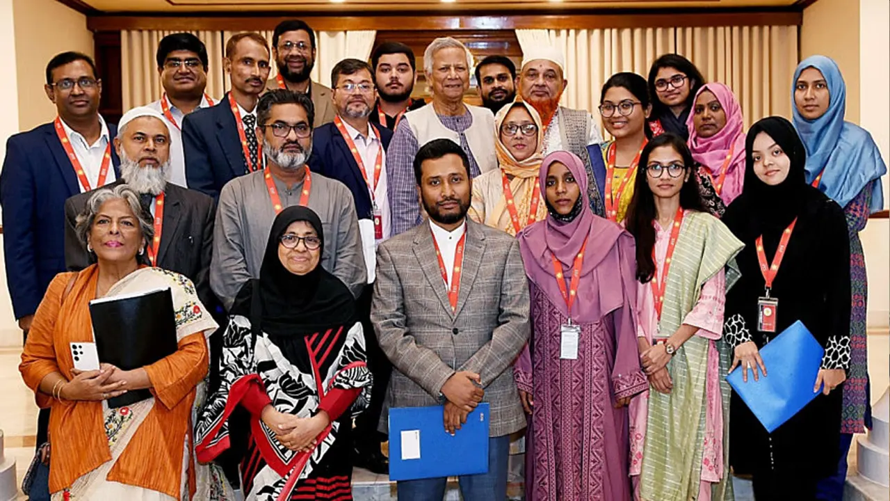 প্রধান উপদেষ্টার সভাপতিত্বে সোমবার রাষ্ট্রীয় অতিথি ভবন যমুনায় এই সভা অনুষ্ঠিত হয়। ছবি : সংগৃহীত