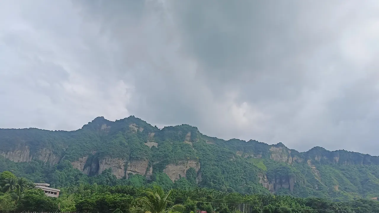 টেকনাফের পাহাড়। ছবি : কালবেলা