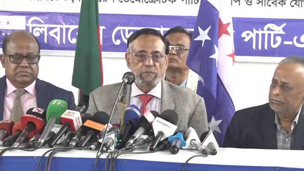 সংবাদ সম্মেলনে কর্নেল (অব.) অলি আহমদ। ছবি : সংগৃহীত