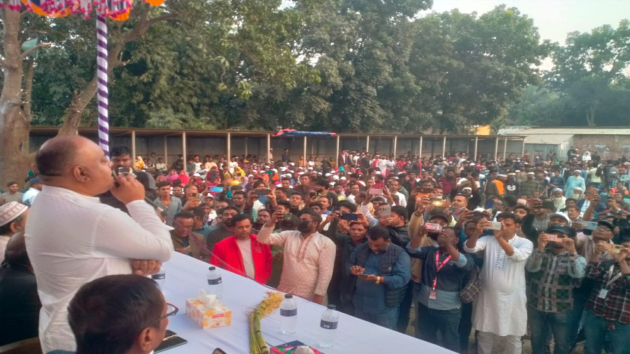বক্তব্য রাখছেন ঢাকা জেলা যুবদল সভাপতি ইয়াসিন ফেরদৌস মুরাদ। ছবি : কালবেলা