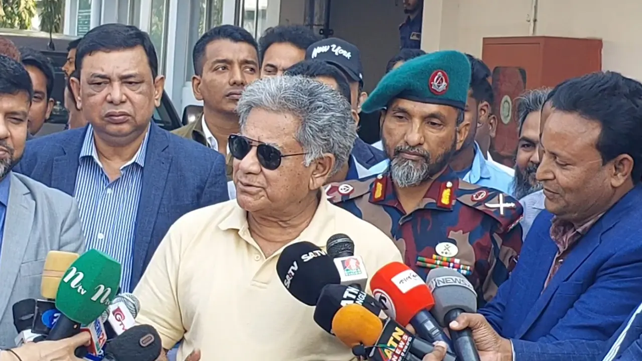 নৌ-পরিবহন এবং শ্রম ও কর্মসংস্থান মন্ত্রণালয়ের উপদেষ্টা ব্রিগেডিয়ার জেনারেল (অব.) ড. এম সাখাওয়াত হোসেন। ছবি : কালবেলা