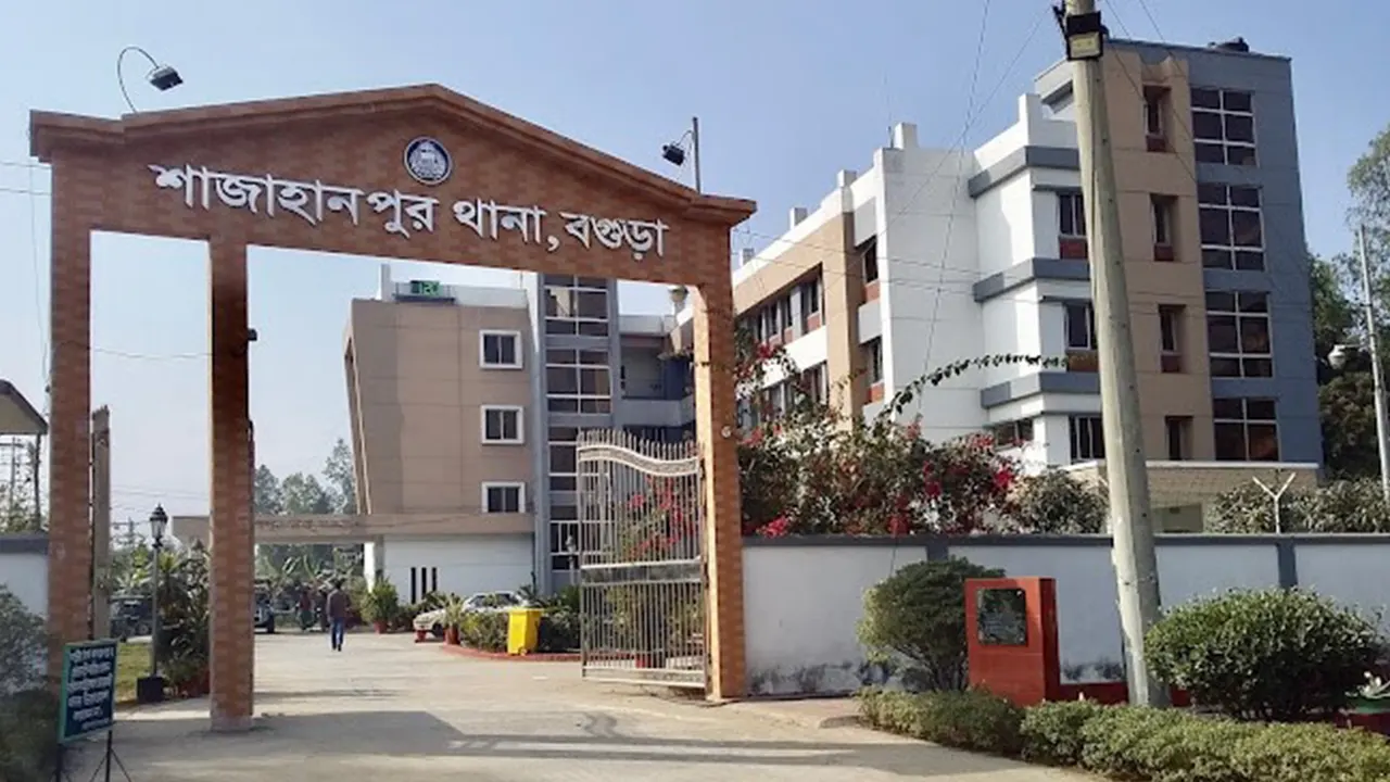 শাহজাহানপুর থানার মূলফটক। ছবি : কালবেলা