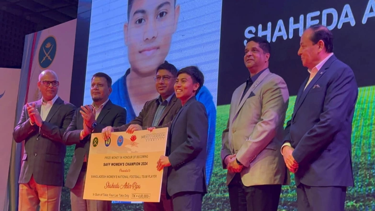 বাংলাদেশ অলিম্পিক এসোসিয়েশনের সংবর্ধনা অনুষ্ঠানে শাহেদা আক্তার রিপা। ছবি : কালবেলা