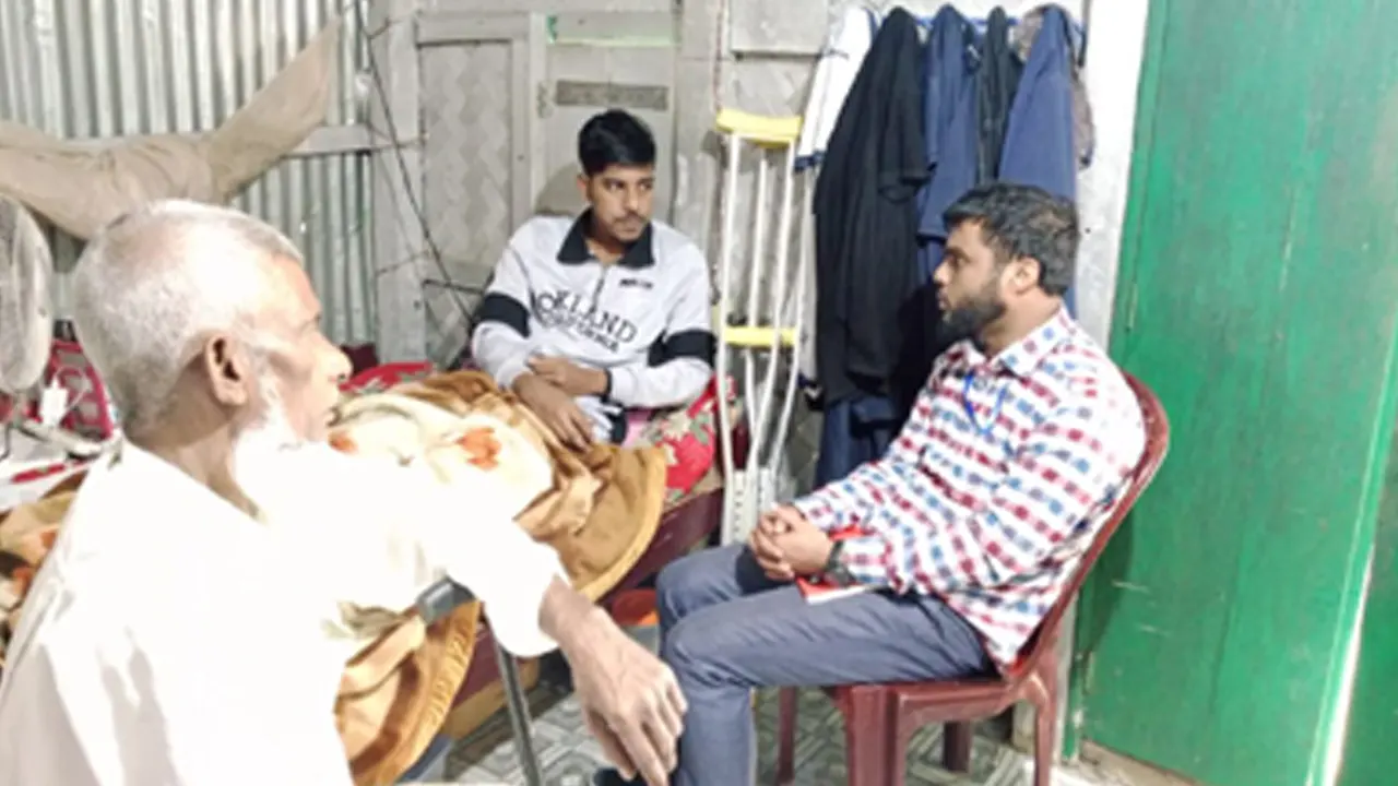 ছাত্র-জনতার আন্দোলনে আহত মো. সাইম। ছবি : সংগৃহীত