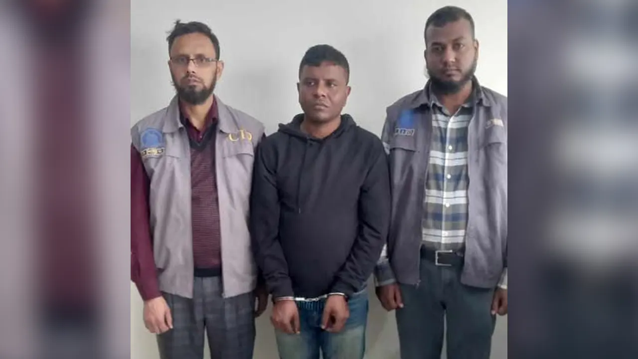 গ্রেপ্তারকৃত সান্টু বিশ্বাস। ছবি : সংগৃহীত
