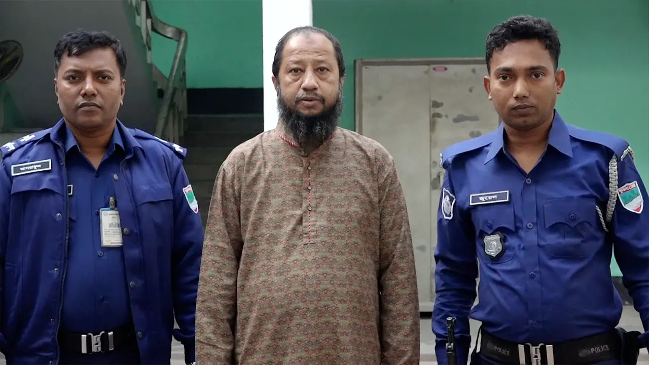 গ্রেপ্তারকৃত আ.লীগ নেতা এসএম মাহামুদ হাসান। ছবি : কালবেলা
