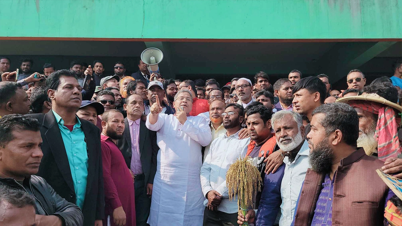 রাজবাড়ীতে কৃষকদলের সমাবেশে বক্তব্য দেন শহিদুল ইসলাম বাবুল। ছবি : কালবেলা