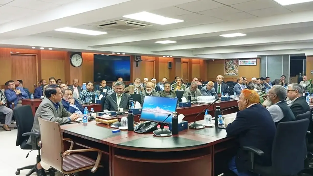 সম্প্রতি জনপ্রশাসন মন্ত্রণালয়ে পদোন্নতি বঞ্চিত কর্মকর্তারা অবস্থান কর্মসূচি পালন করে। ছবি : সংগৃহীত