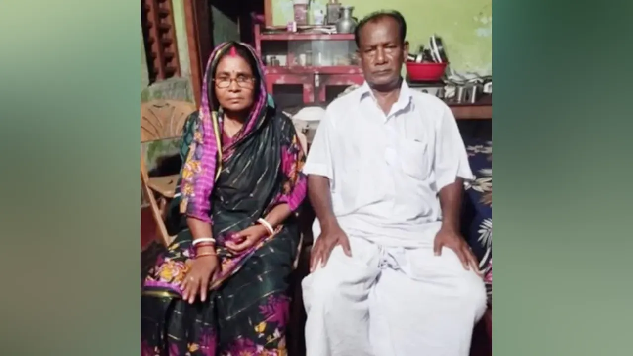 স্বরসতী দাশ ও তার স্বামী কানাইলাল দাশ। ছবি : কালবেলা