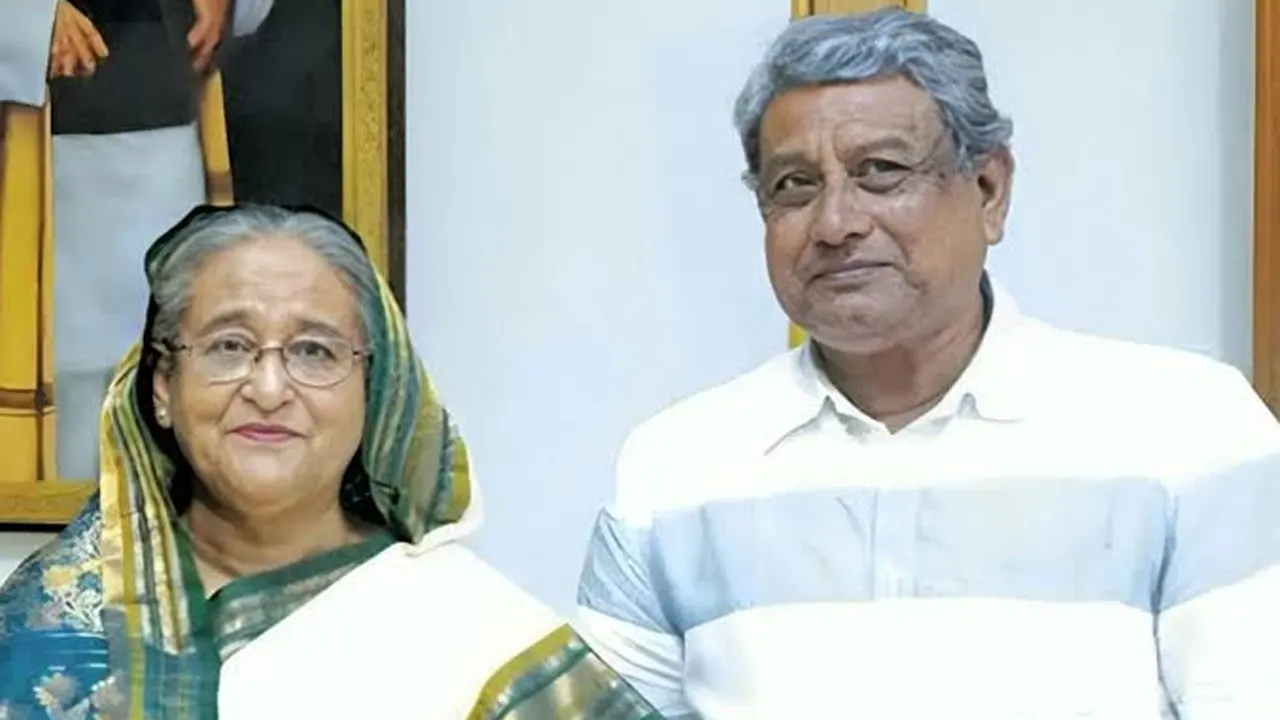 সাবেক প্রধানমন্ত্রী শেখ হাসিনা সঙ্গে বরগুনা জেলা আওয়ামী লীগের সাধারণ সম্পাদক জাহাঙ্গীর কবির। ছবি : সংগৃহীত