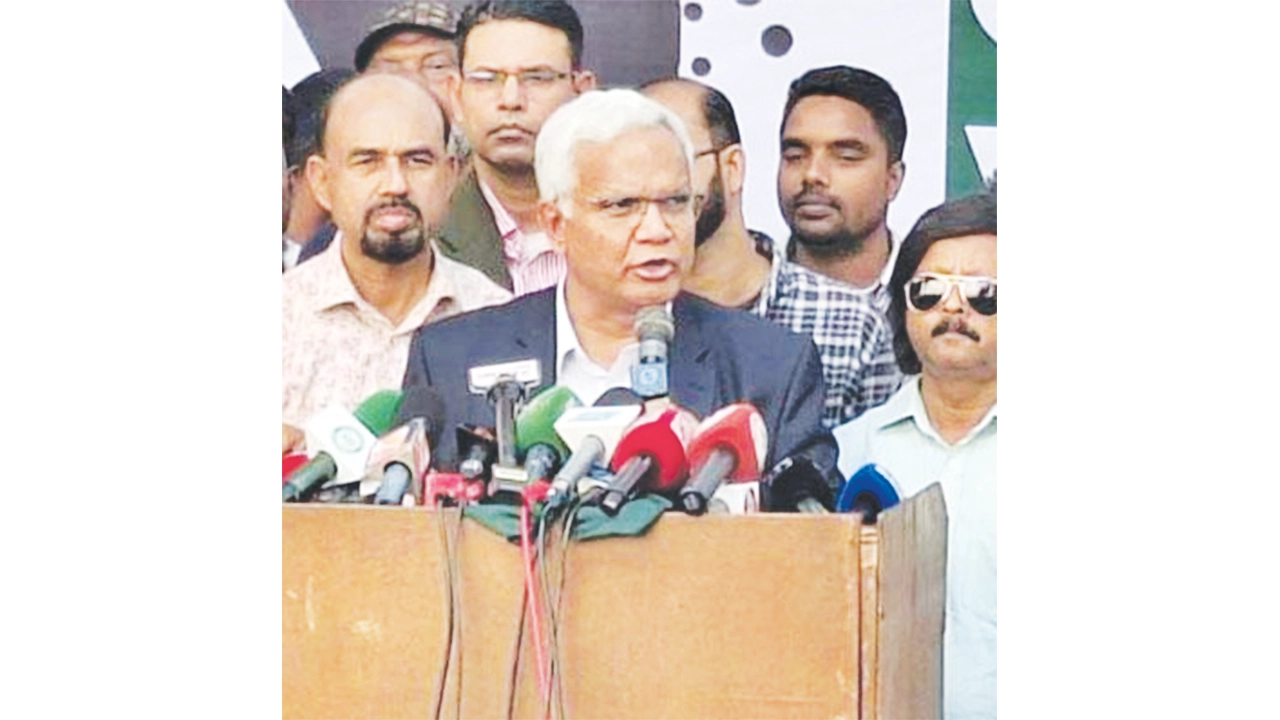 প্রধান উপদেষ্টা বলেন এক কথা প্রেস সচিব বলেন আরেক কথা