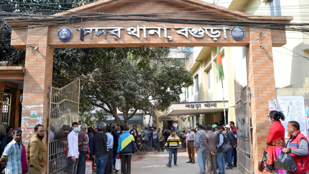 সাবেক ছাত্রদল নেতাকে থানায় আটকে ঘুষ আদায়ের অভিযোগ