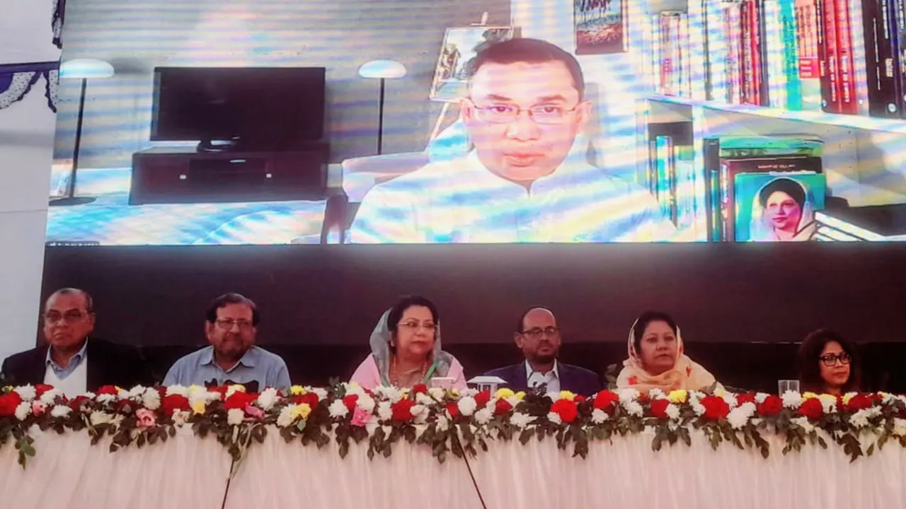 রাষ্ট্রকাঠামো মেরামতের ৩১ দফা ও জনসম্পৃক্তি প্রশিক্ষণ কর্মশালায় ভার্চুয়ালি যুক্ত হয়ে বক্তব্য দিচ্ছেন বিএনপির ভারপ্রাপ্ত চেয়ারম্যান তারেক রহমান। ছবি : কালবেলা