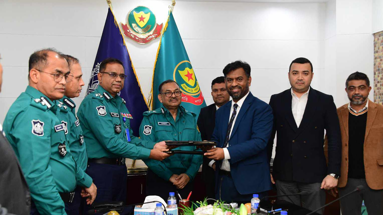 কমিউনিটি ব্যাংক বাংলাদেশ পিএলসি এবং ঢাকা মেট্রোপলিটন পুলিশের মধ্যে চুক্তি স্বাক্ষর। ছবি : কালবেলা