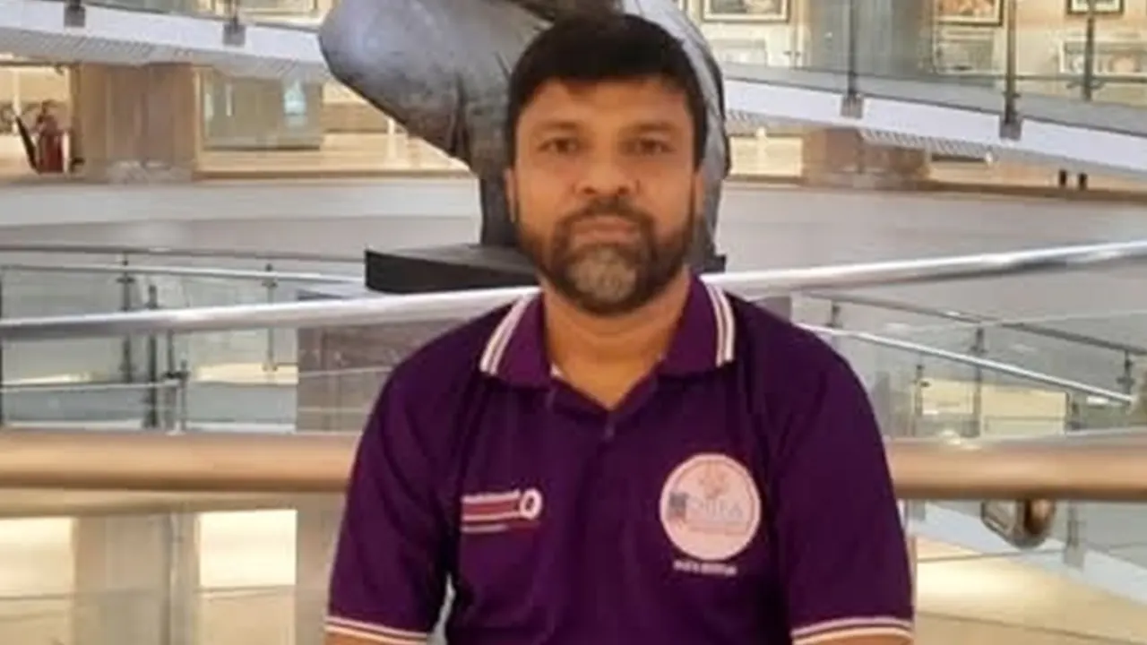 সাতক্ষীরা জেলা প্রশাসক মোস্তাক আহমেদ। ছবি : সংগৃহীত