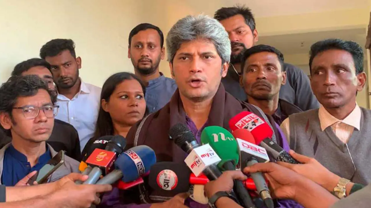 সিলেটে সাংবাদিকদের সঙ্গে কথা বলেন জোনায়েদ সাকি। ছবি : কালবেলা