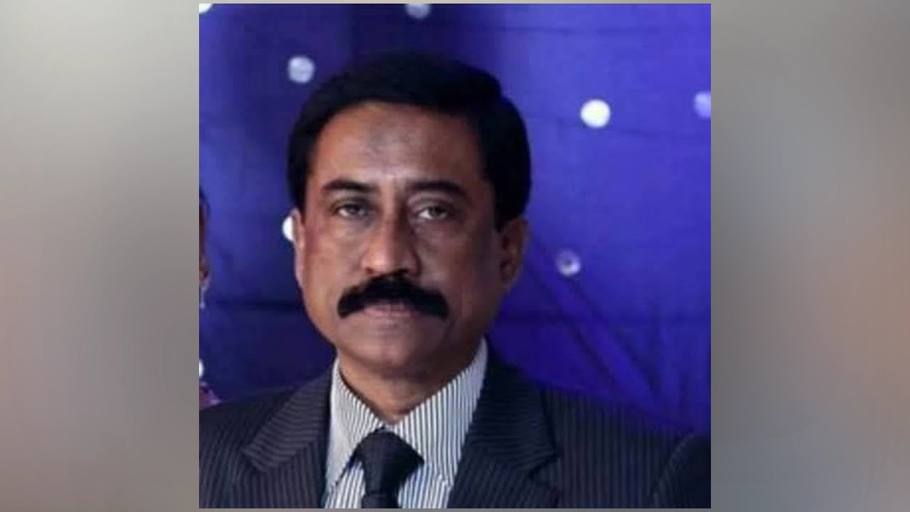 আটক আওয়ামী লীগ নেতা এমএ আজিজ। ছবি : কালবেলা