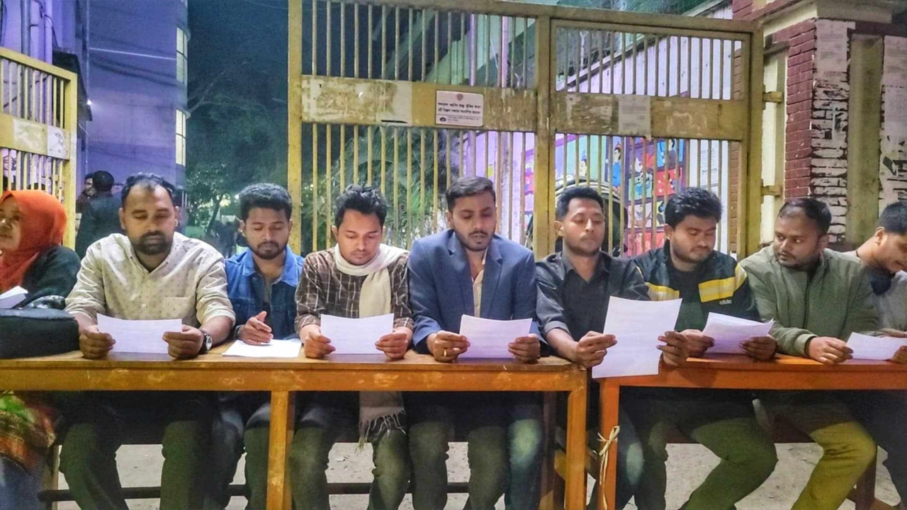 জবি ১তম ব্যাচের ছাত্রদলের নেতাকর্মীদের সংবাদ সম্মেলন। ছবি : কালবেলা