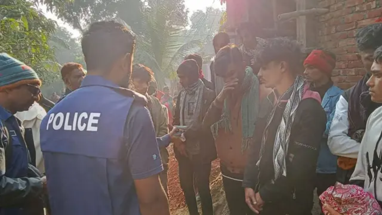 জয় বাংলা বলে খেজুরের রস খেতে গিয়ে কারাগারে ১৫ যুবক