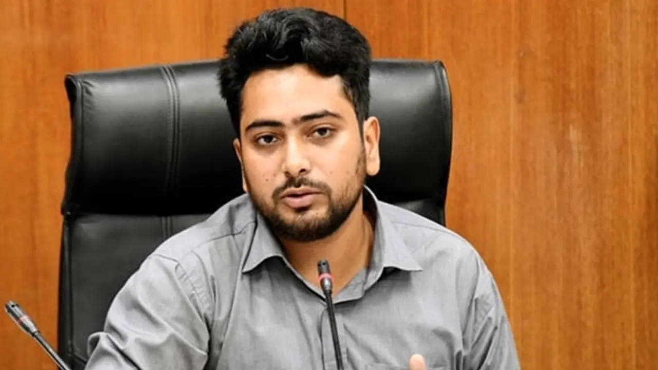 তথ্য উপদেষ্টা নাহিদ ইসলাম। ছবি : সংগৃহীত