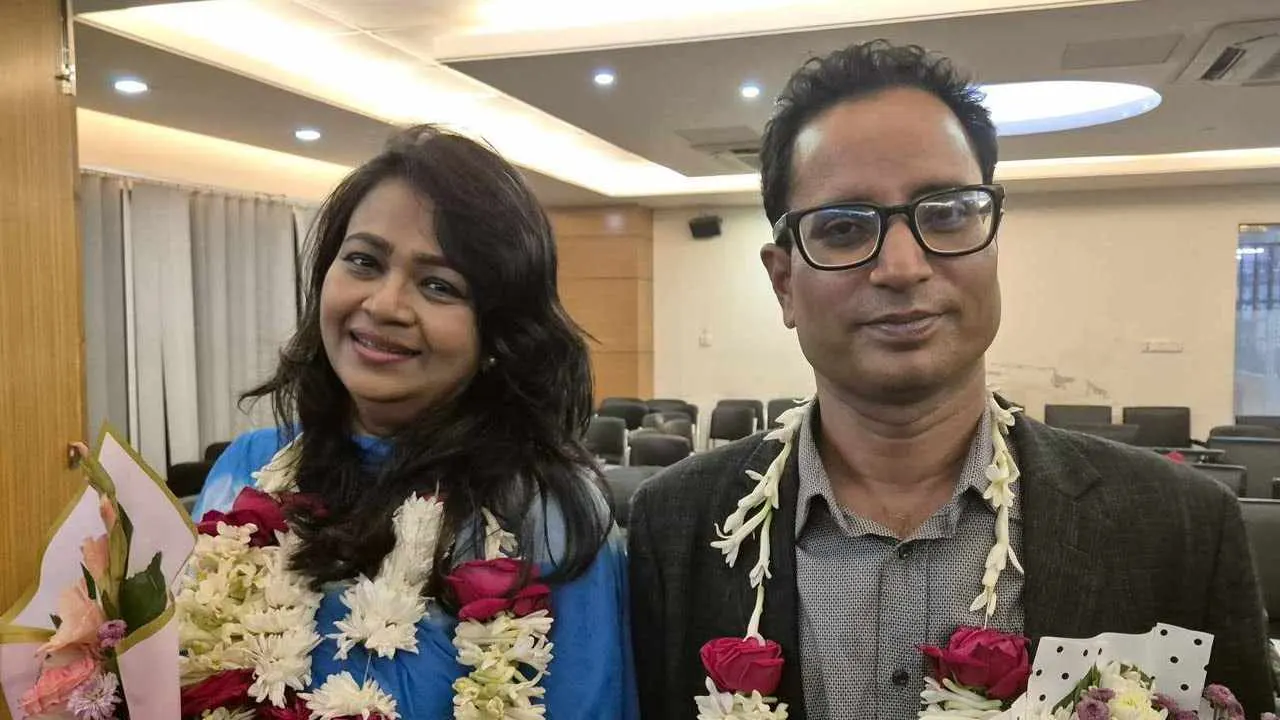দৌলত আকতার মালা ও আবুল কাশেম। ছবি : কালবেলা