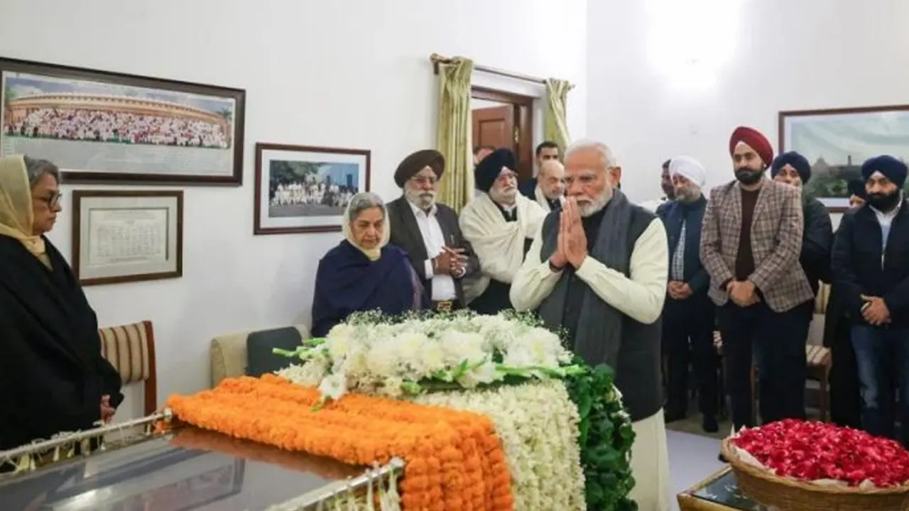 মনমোহন সিংয়ের কফিনে প্রধানমন্ত্রী নরেন্দ্র মোদির শ্রদ্ধা। ছবি : সংগৃহীত