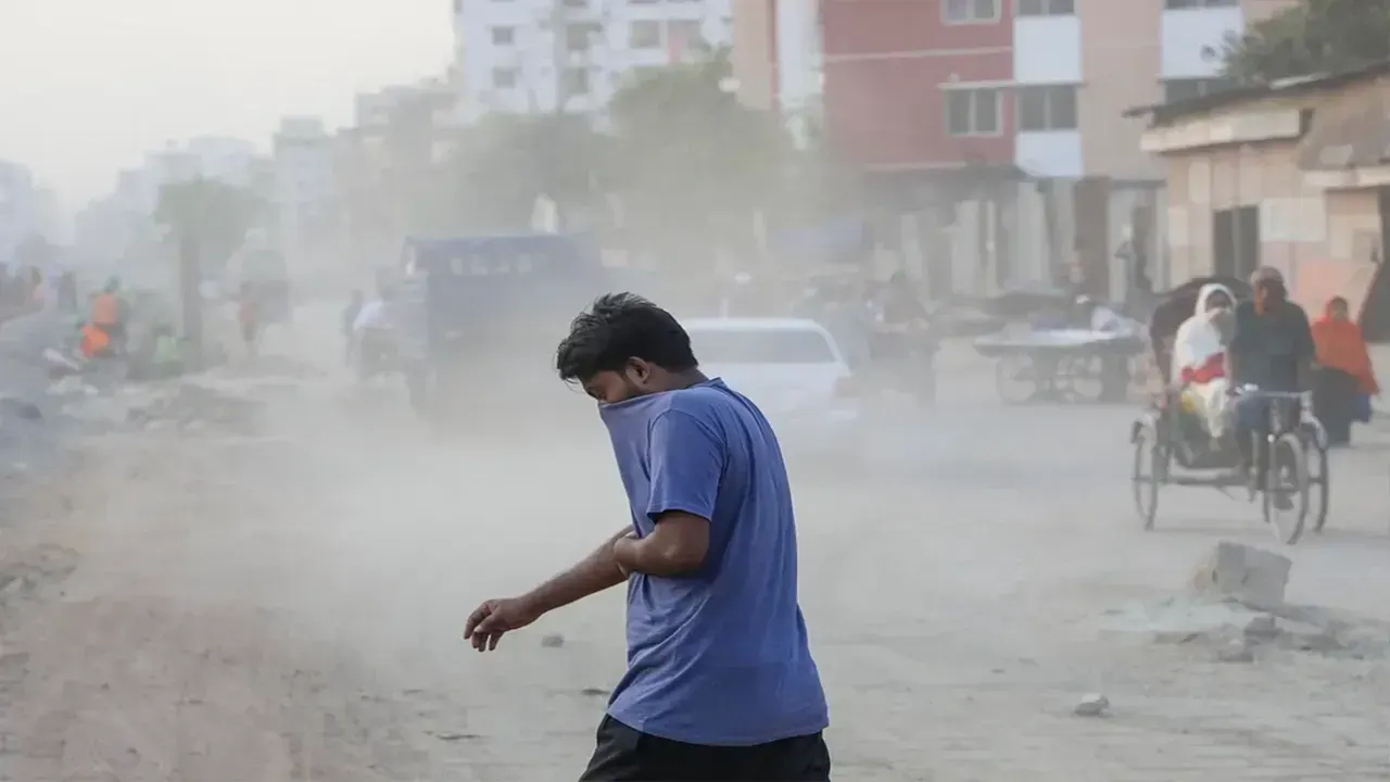 ঢাকার বাতাস আজও ‘খুব অস্বাস্থ্যকর’