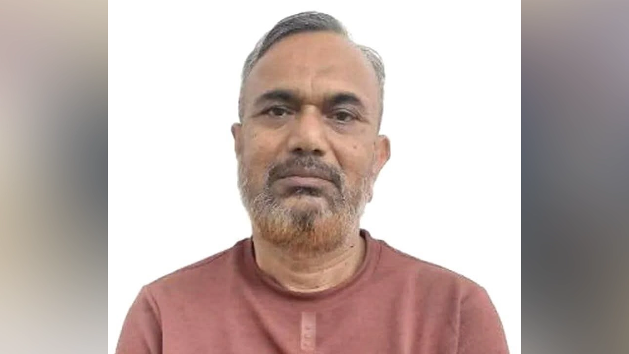 ঈশ্বরদী পৌরসভার সাবেক মেয়র ও উপজেলা আওয়ামী লীগের সাধারণ সম্পাদক আবুল কালাম আজাদ মিন্টু। ছবি : কালবেলা